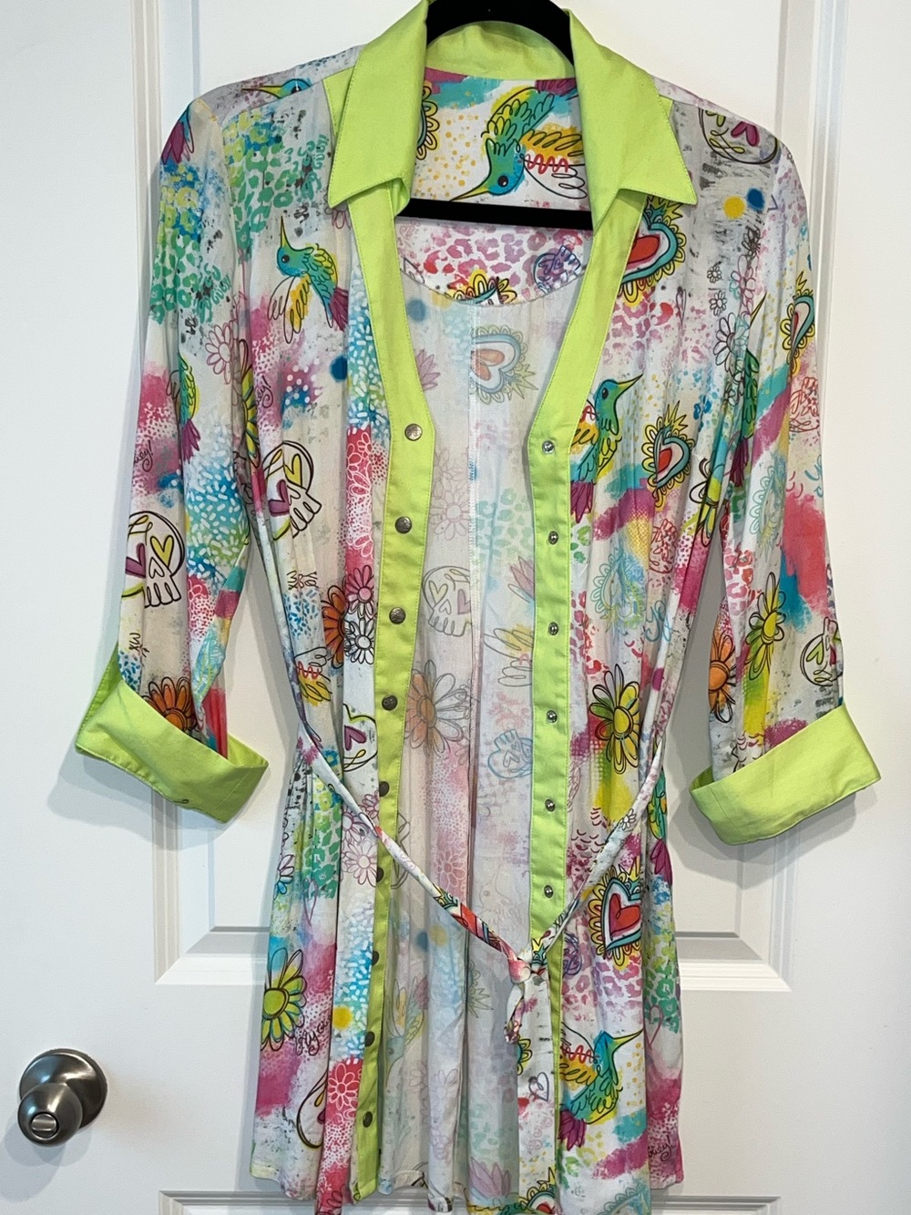 Ay Guey! Boho Art Women's Bright Colored Graffiti Design Button-Up Size S - Picture 3 of 7
